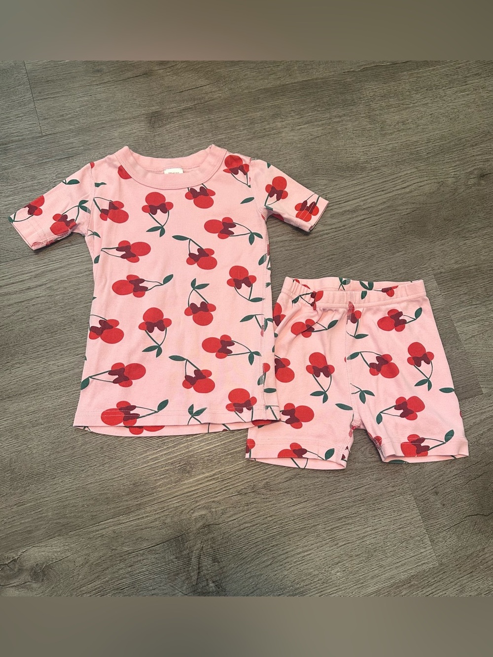 Hanna Andersson Minnie cherry short John pajamas
100% Cotton